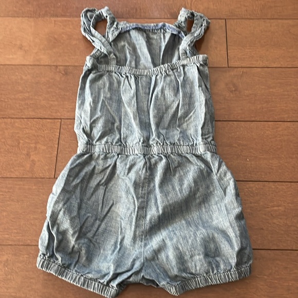 Baby Gap romper - Picture 5 of 5